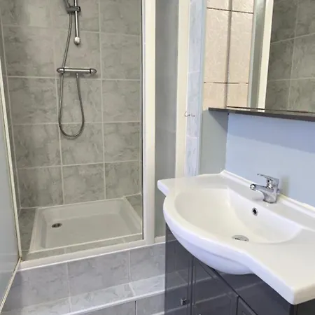 Apartment Cote Cour, T2 Espace Exterieur Au Calme Lourdes