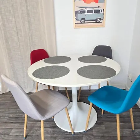 Cote Cour, T2 Espace Exterieur Au Calme Διαμέρισμα *