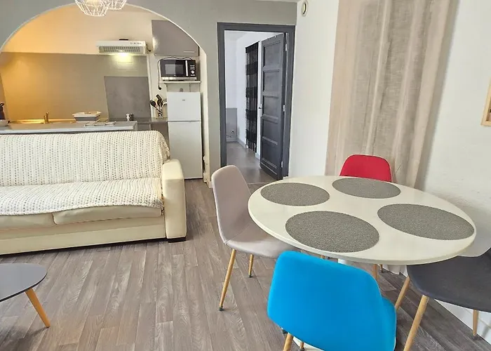 Appartement Cote Cour, T2 Espace Exterieur Au Calme