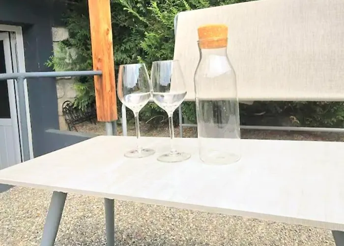 Διαμέρισμα Cote Cour, T2 Espace Exterieur Au Calme *