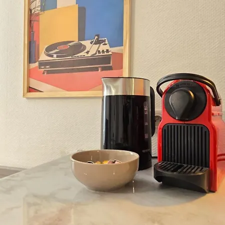 Cote Cour, T2 Espace Exterieur Au Calme 卢德